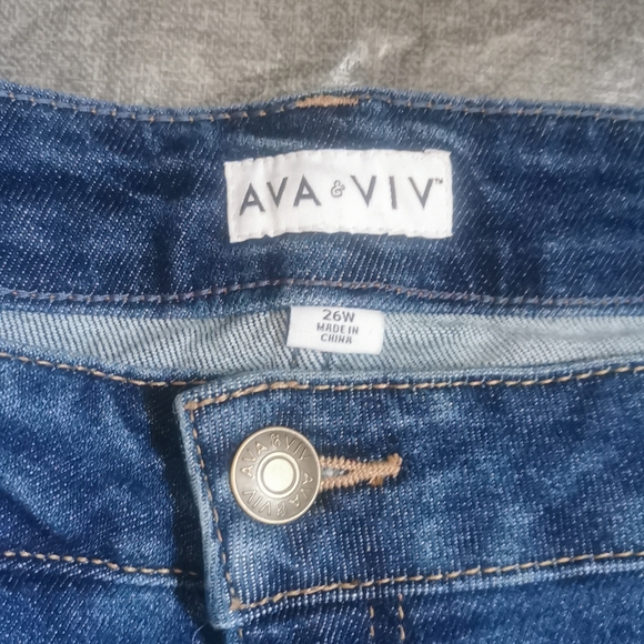 Ava Viv High Rise 26W Bermuda stretch Jean shorts Blue Denim New NWT - Picture 2 of 12